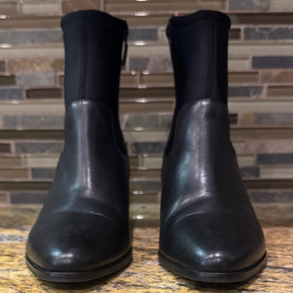 Trotters Kippy Women’s Black Leather Ankle Booties Boots Size 6.5W - Picture 3 of 10